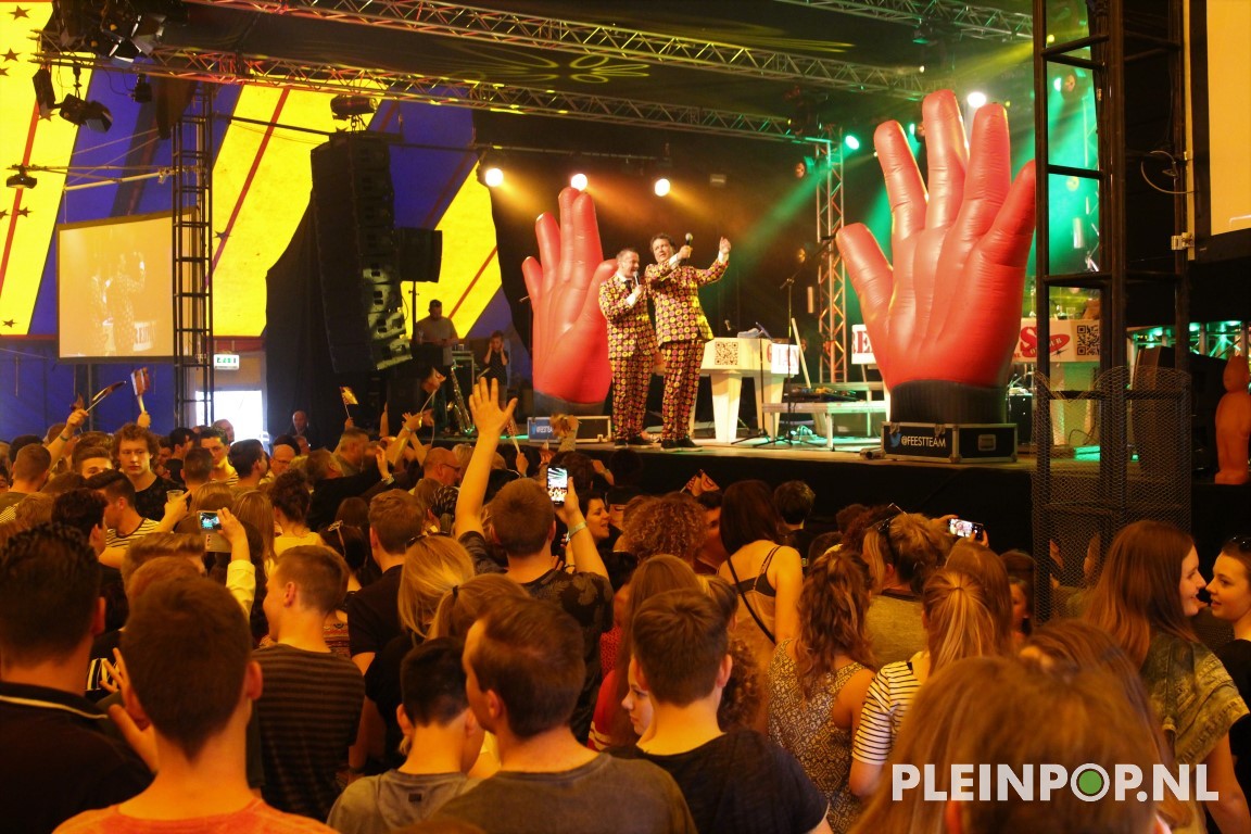 Feestteam        (7)